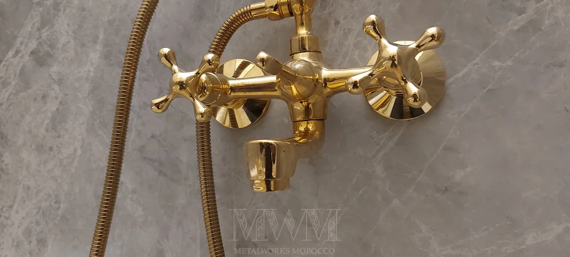 Brass Solid Bathtub Faucet With Horn Diverter