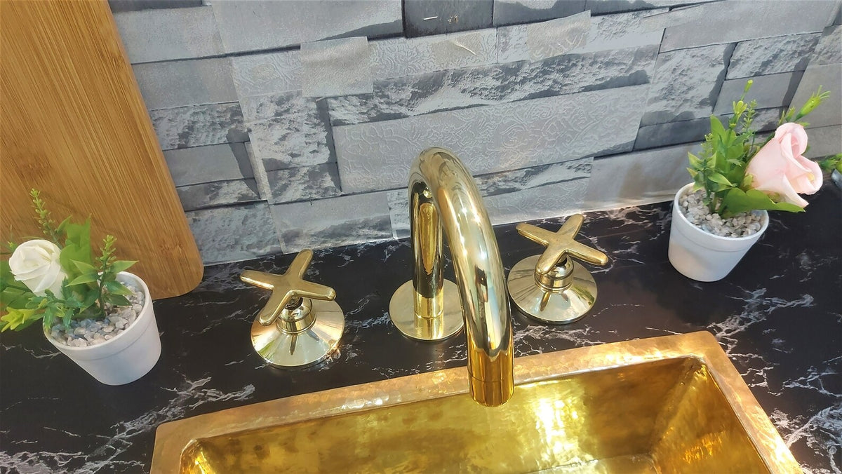 Polished Brass Bathroom Faucet 3 Hole – close-up detail view