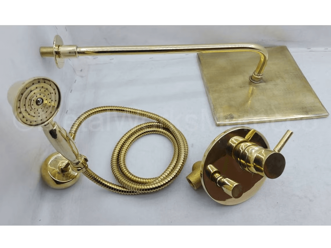 Lever Handle Polished Brass Shower System With Handheld