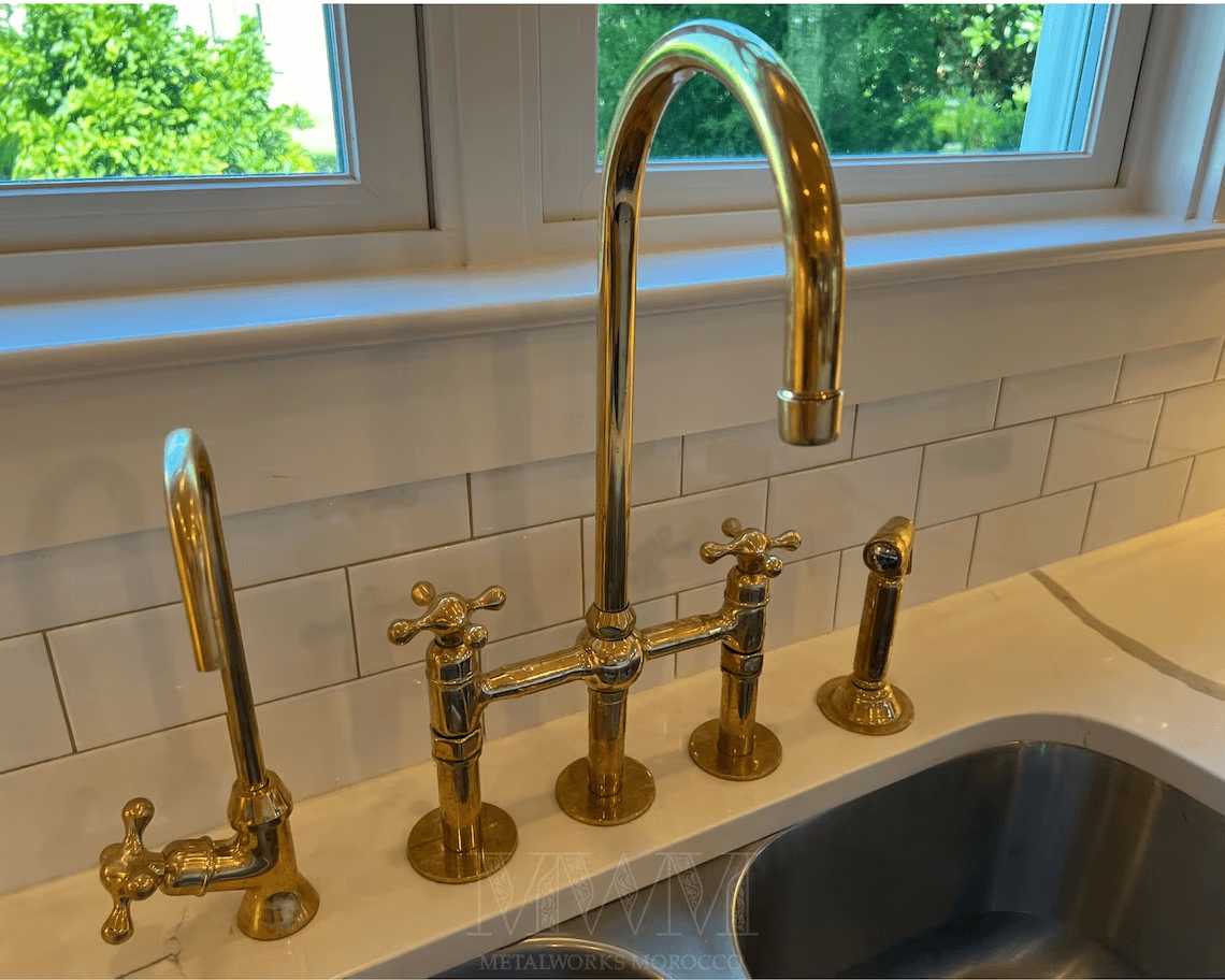 Polished Brass Kitchen Faucet With Sprayer 3-Hole