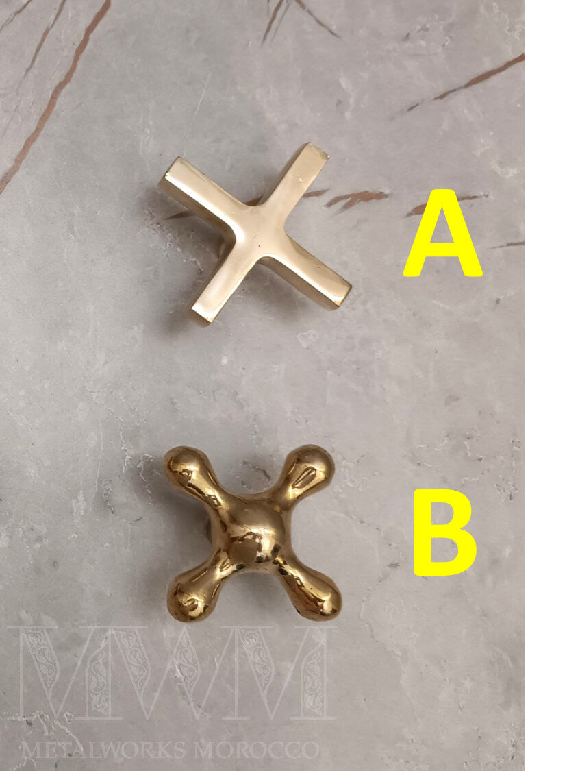 Unlacquered Brass Gate Valve 1/2 inch - Unique Handmade – alternate angle