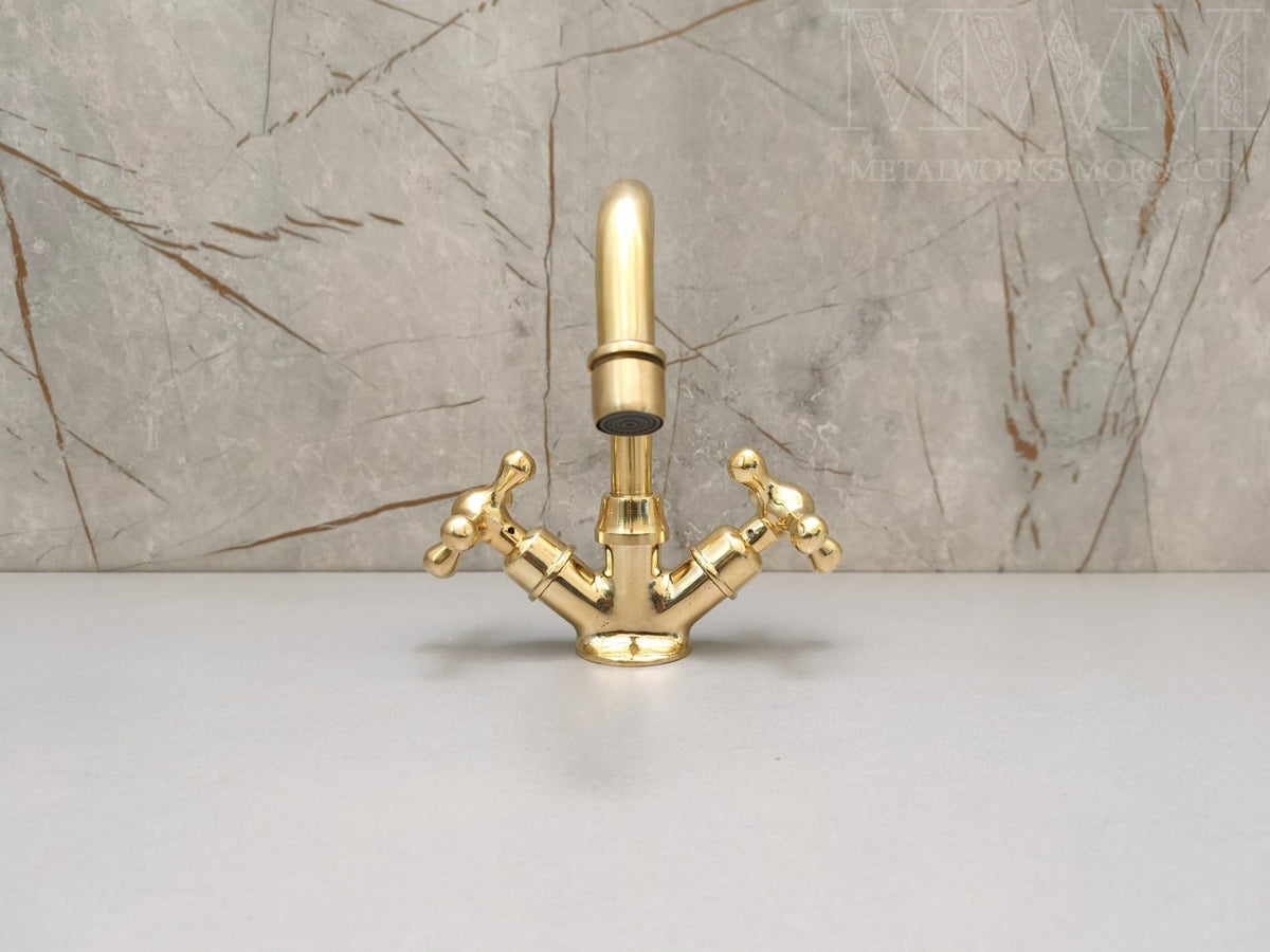 Polished Brass Bathroom Faucet Single Hole – Unlacquered Solid Brass – close-up detail view